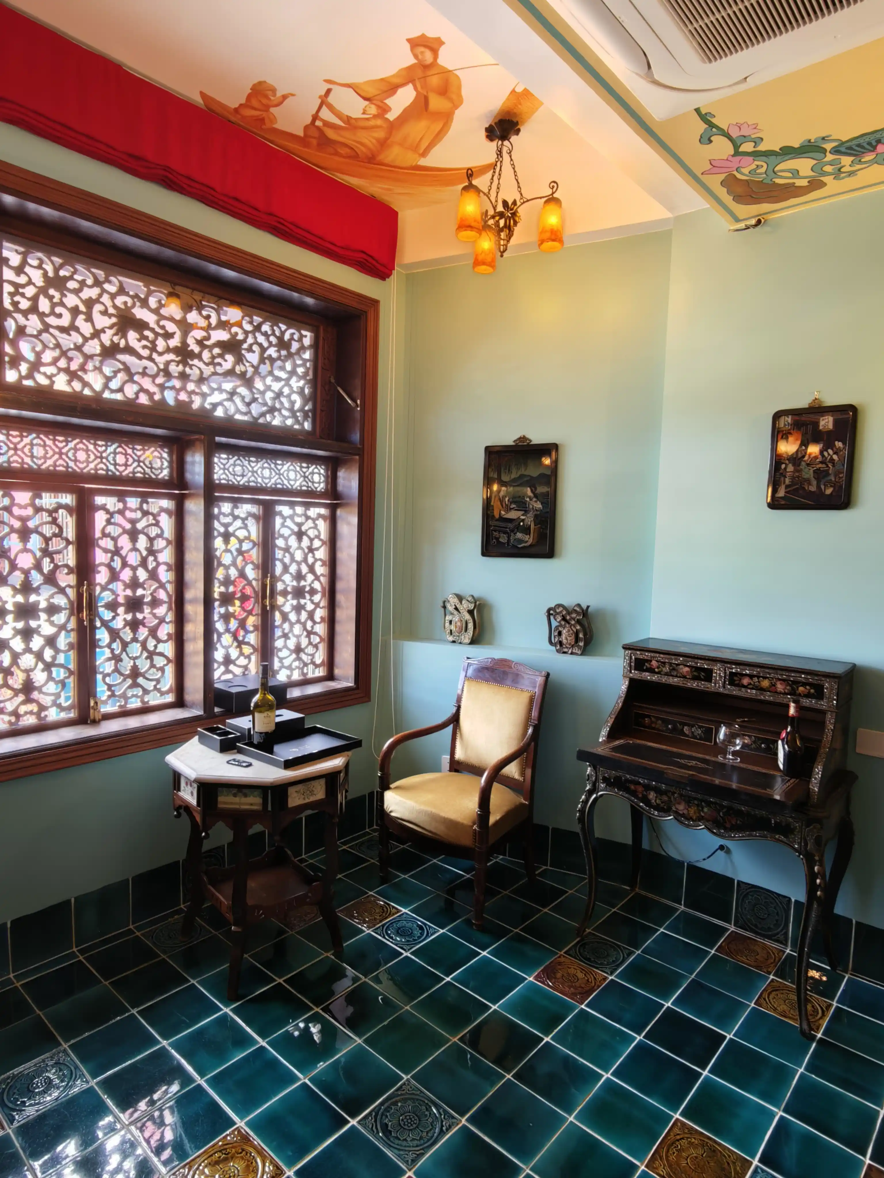 Huế Room
