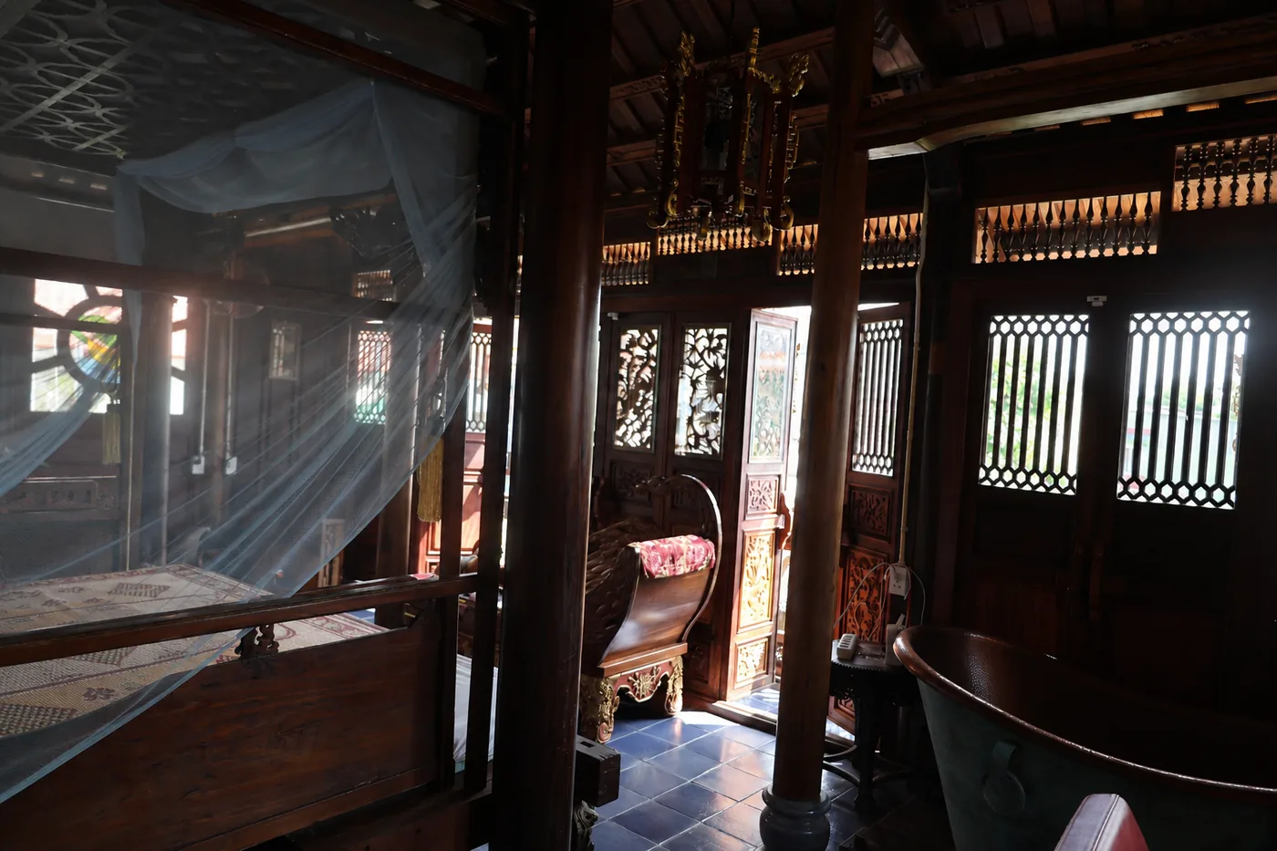 An ancient house, for two