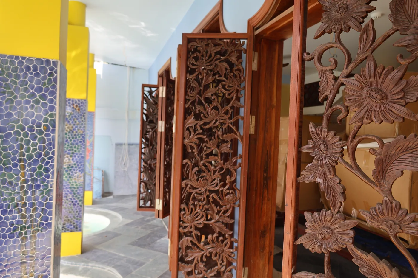 The lim-wood gates